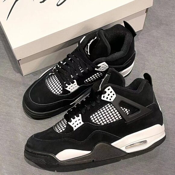 Air Jordan 4 Retro White Thunder - Picture 1 of 8